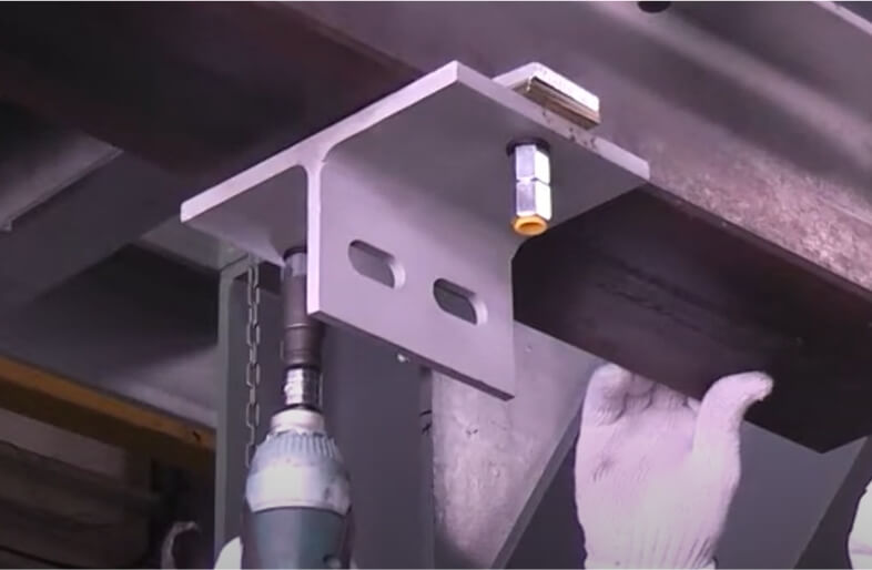 あと施工鉄骨接合（H鋼吊元金具）レボグリップ